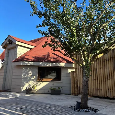 La Cle De L Insolite Деревянный коттедж *